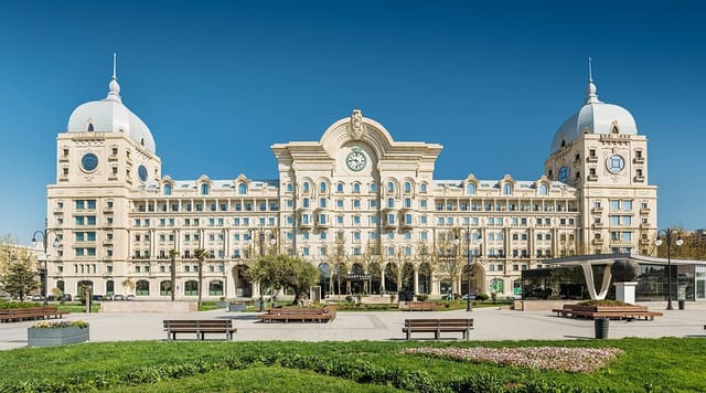 Luxury Courtyard Baku suite, iconic architectural venue for corporate summits and gala events.