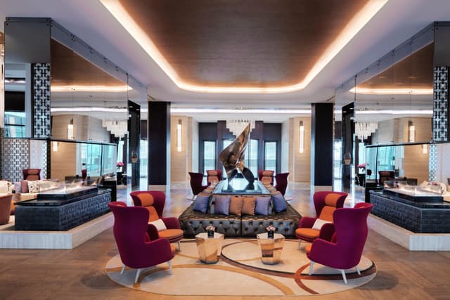 Lobby Lounge & Bar