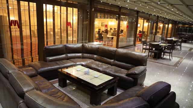 Lobby Lounge & Bar