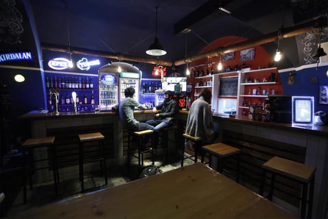 Intimate ETUD BAKU bar venue for VIP networking and professional receptions.