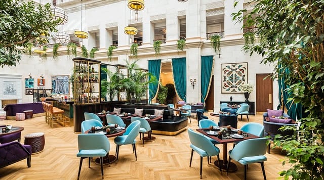 Luxury Latitude and Longitude Bar at Merchant Baku for corporate networking and upscale events.