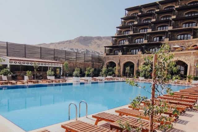 Sapphire Marine resort pool deck for corporate retreats and incentive trips.