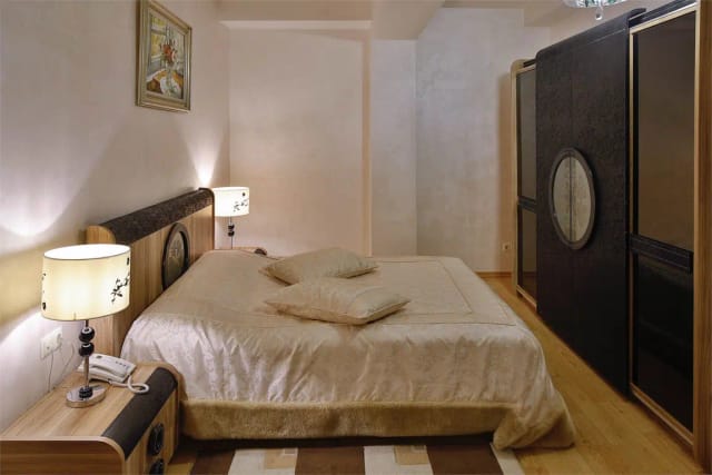 Standard hotel guest room at Ganjali Plaza, ideal for leisure vacation and travel accommodation.