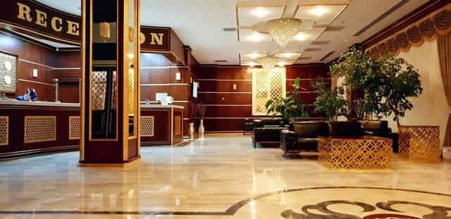 Lobby Lounge & Bar