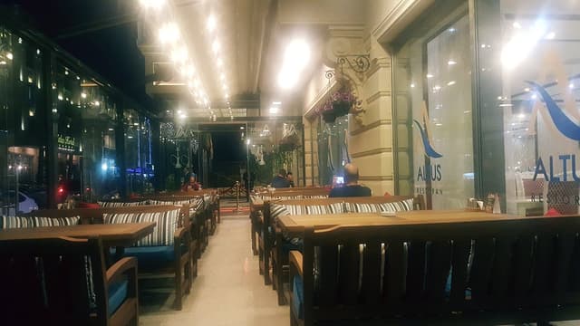 Royal Crown Restaurant
