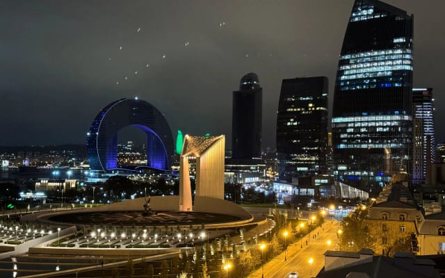 Nobel Hotel Baku restaurant for corporate events and luxury business networking.
