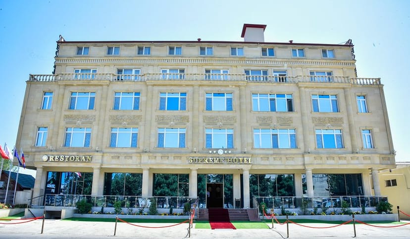 Supreme Hotel bar for corporate retreats and boutique conferences.