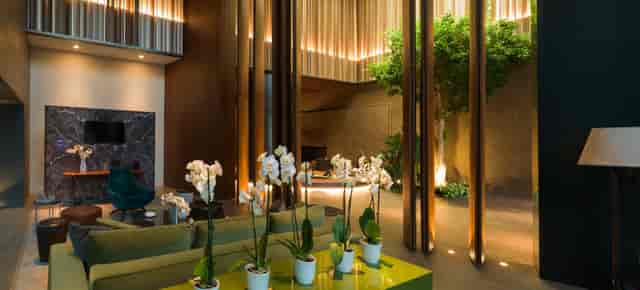 Modern Kempinski Bayil video conferencing suite for VIP corporate networking and event hospitality.