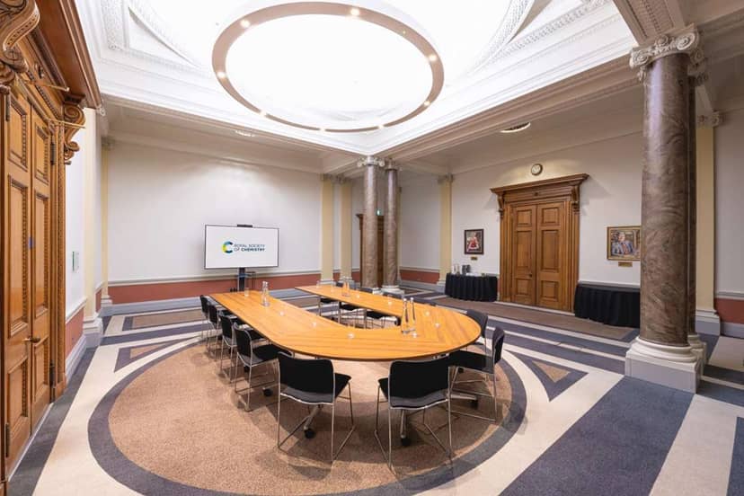 Royal Society of Chemistry boardroom with U-shape layout for executive meetings and strategy sessions.
