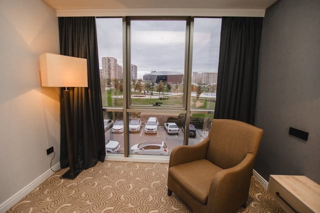 Congress Hotel meeting room with quiet reading nook for corporate events and business conferences.