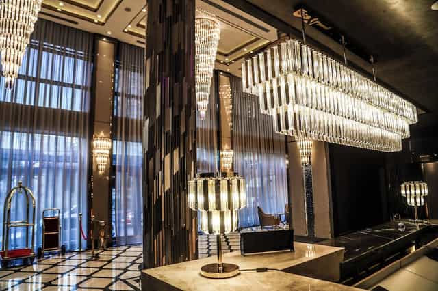 Luxury conference hall with crystal lighting at Iris Hotel Baku for galas and executive retreats.