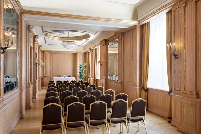 Elegant Castaldi 1 meeting room in The Westin Palace, Milan for corporate events.