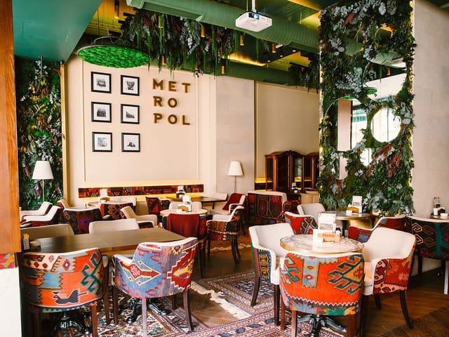 Biophilic Pasifico lounge breakout space for intimate networking and upscale business meetings.