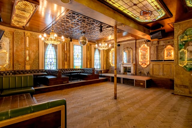 The Old Queen's Head