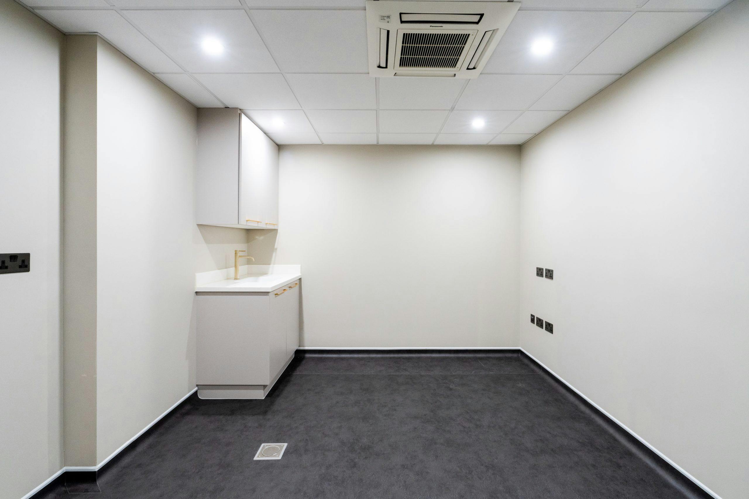 Clinicity, London - Apollo Interiors