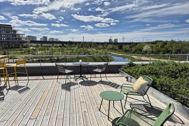Outdoor terrace at Comet Levallois, ideal for open-air networking receptions and events.