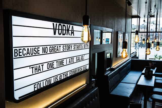 BRASSERIE & BAR
