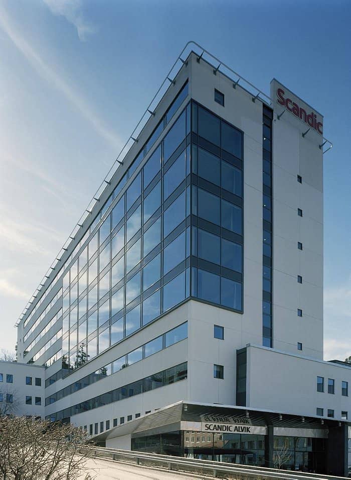Grand Slam at Scandic Alvik: Modern high-rise corporate conference venue with floor-to-ceiling glass.