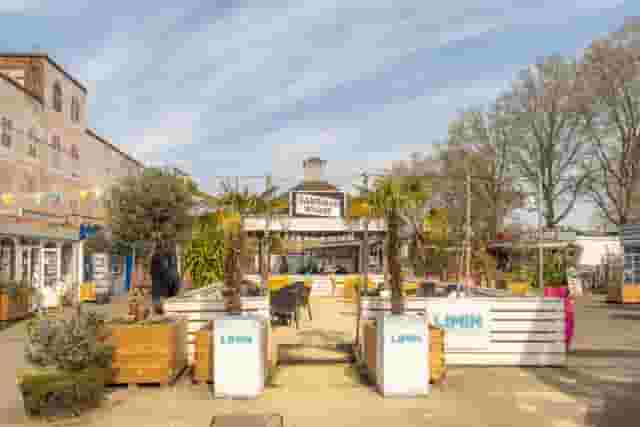 WHOLE VENUE