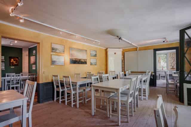 Banquet hall