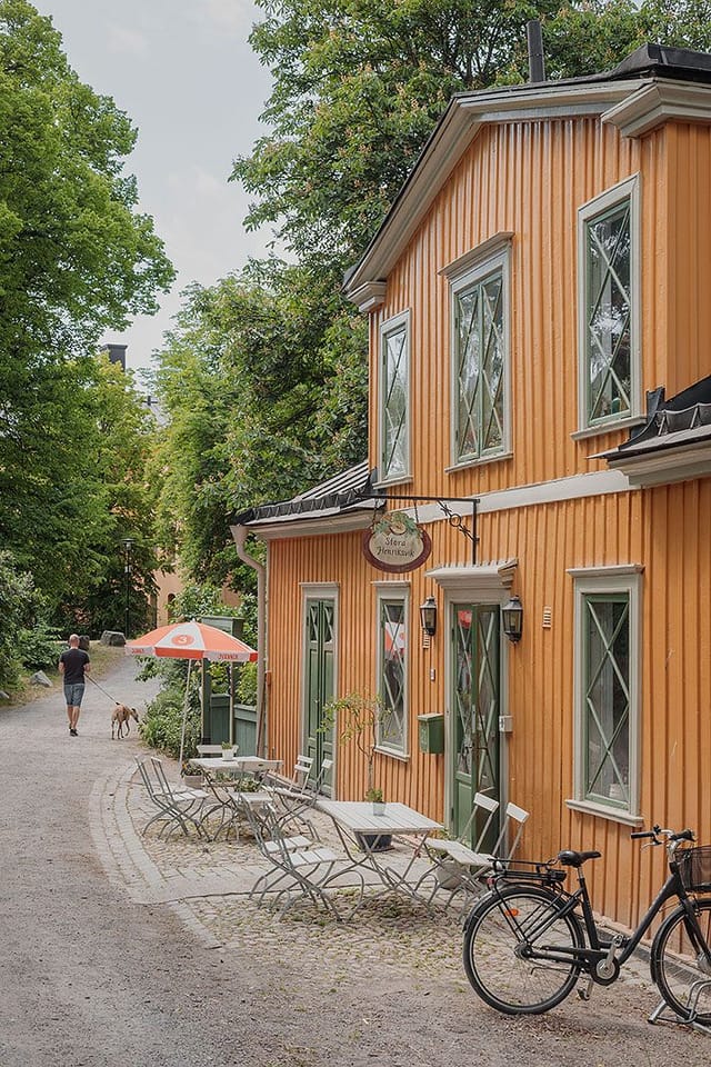 Rustic boutique bar at Stora Henriksvik for executive workshops and small group retreats.