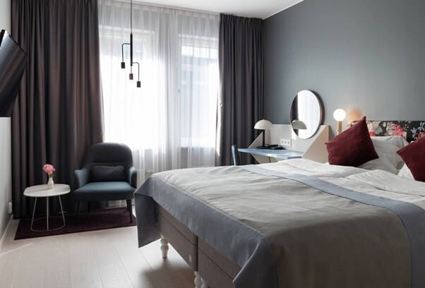 Modern hotel room in Elite Palace Hotel for corporate travel and incentive group blocks.