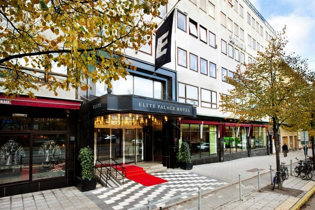 Tor at Elite Palace Hotel: Red-carpet entrance for corporate events and boutique venue bookings.