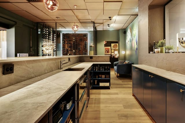 Sophisticated Etoile lounge for VIP receptions and exclusive corporate events.