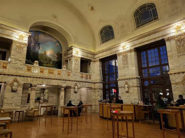 Marmorfoajén Dramaten: Opulent marble venue for luxury evening receptions and corporate events.