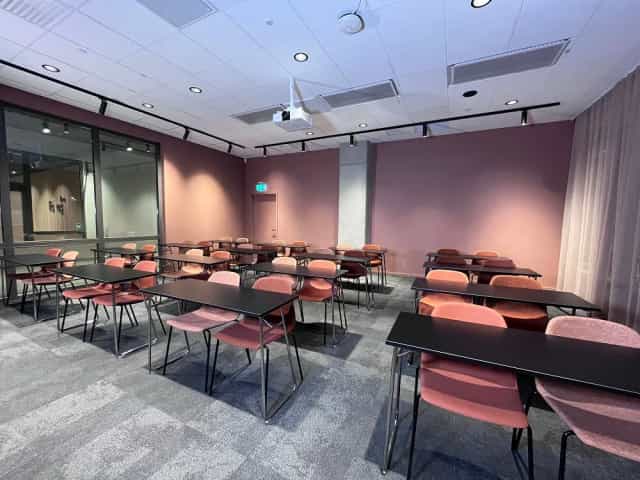 Classroom-style workshop setup at Scenen Konferens, ideal for corporate training and seminars.