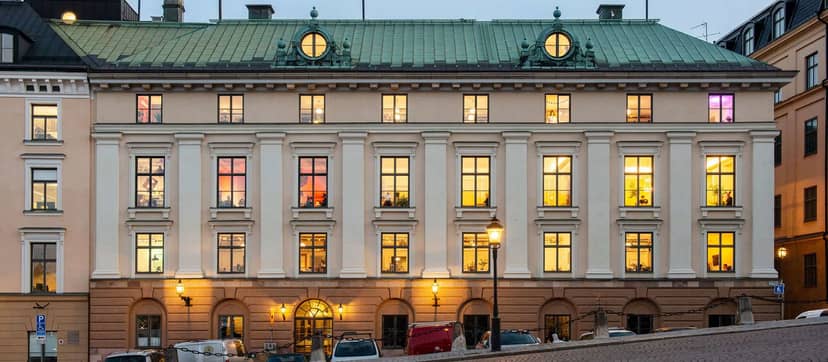 Flemingska Salen historic facade for executive retreats and board meetings.