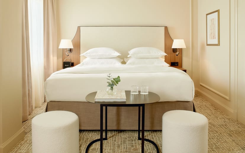 Chambre Séparée at Villa Dahlia: luxury hotel room with multifunctional seating for VIP events.
