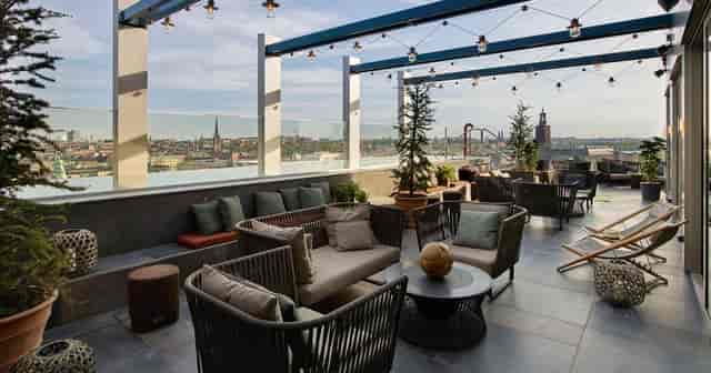 Downtown Camper Café rooftop venue for corporate receptions and VIP networking.