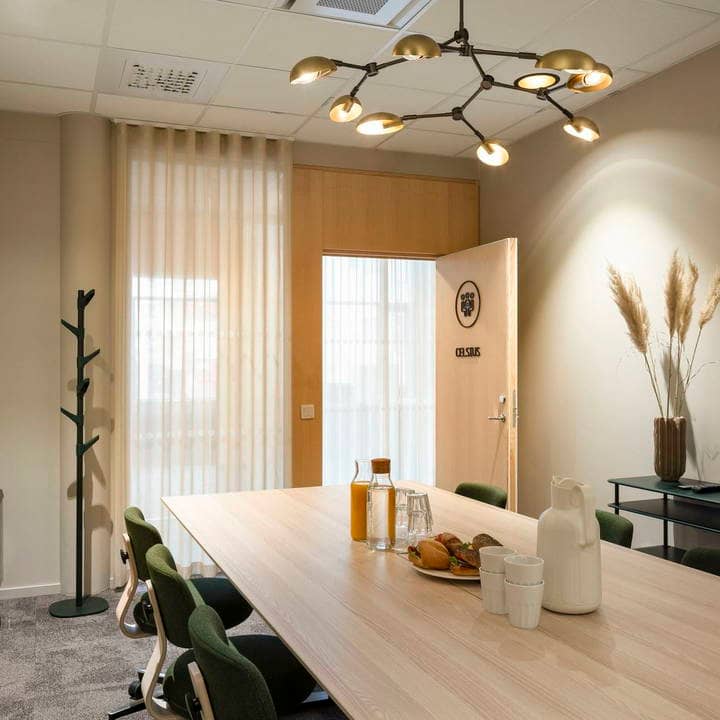 Modern breakout boardroom in Technopolis Kista, professional office meeting space.