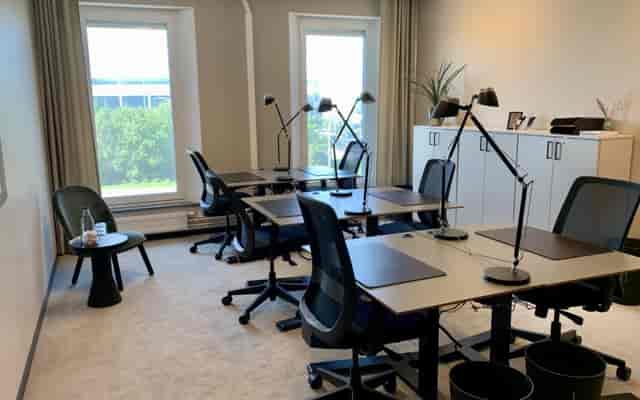 Stockholm Arlanda Airport breakout room with ergonomic chairs for business meetings and conferences.