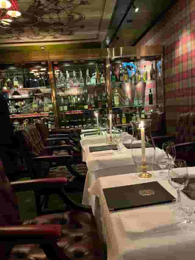 Oenothèque Bar