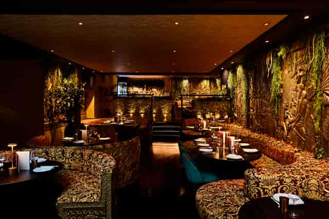 Babylon at Gilgamesh London: Elegant banquette seating for VIP corporate dinners and networking.