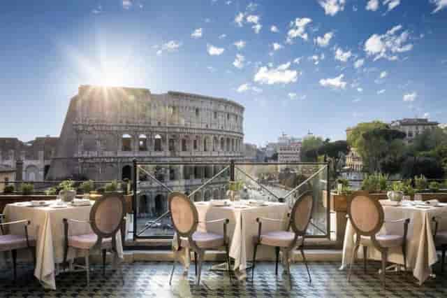 Piano Lounge rooftop in Rome: VIP venue for executive networking and luxury incentive dinners.