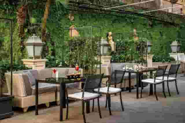 Salone Eva