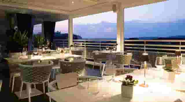 Lounge Bar