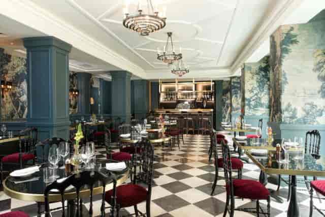 The Ivy Room at Hotel de la Ville: Upscale venue for VIP dinners and luxury networking events.