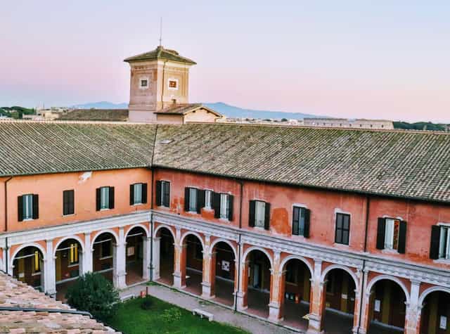 Historic courtyard at Angelicum, perfect for an atmospheric gala dinner or welcome reception.