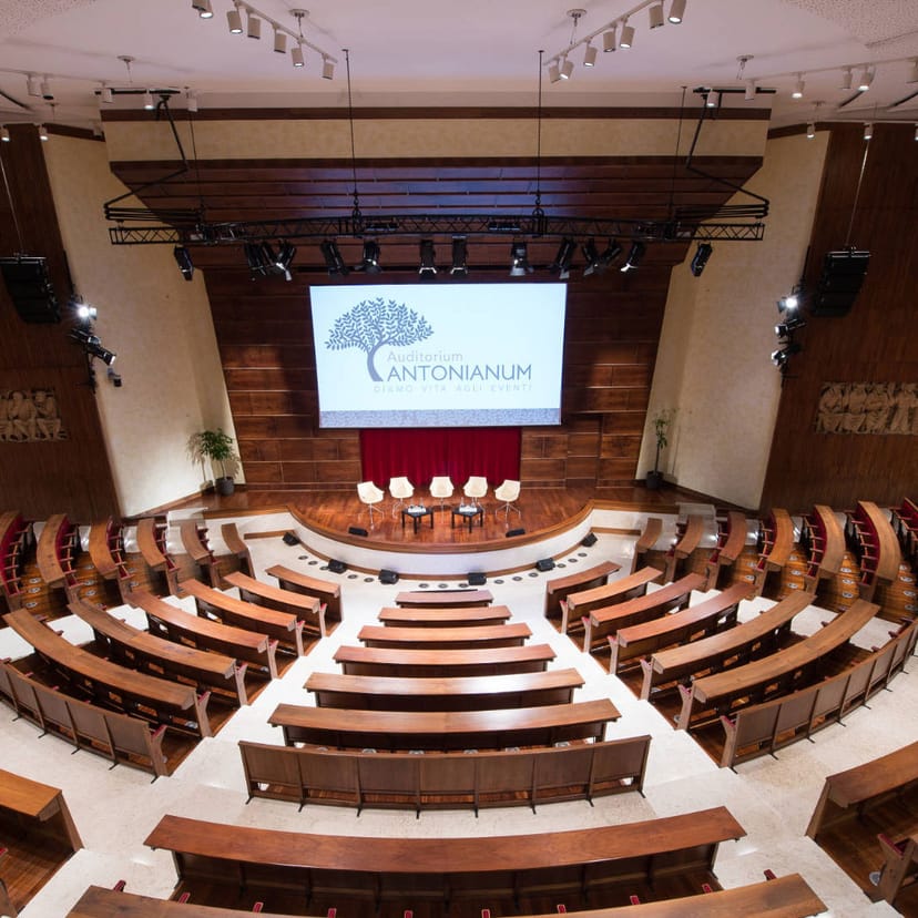Sala Jacopone da Todi lecture hall with tiered seating for corporate presentations and conferences.