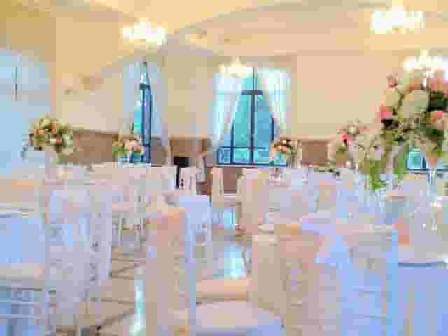 Room of 700