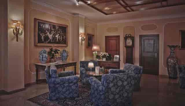 Lounge area in Hotel Napoleon for upscale business networking and breakout events.