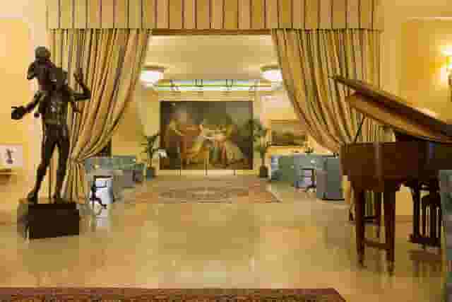 Guest lounge
