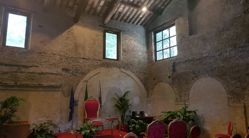 Historic Chapel in Complesso Vignola Mattei for formal events and civil ceremonies.