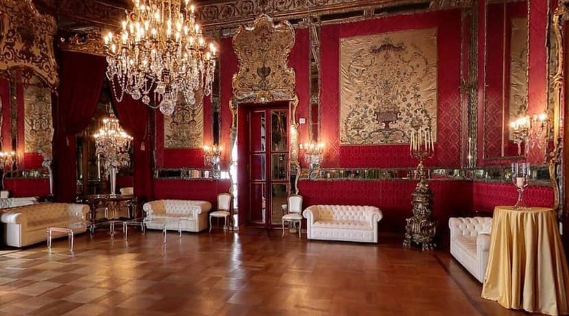 Tapestry Lounge at Brancaccio Palace: Opulent venue for exclusive receptions and VIP galas.