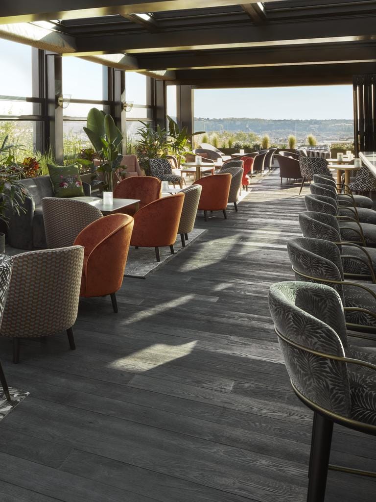Rooftop lounge at InterContinental Rome, featuring soft seating for networking and cocktail events.