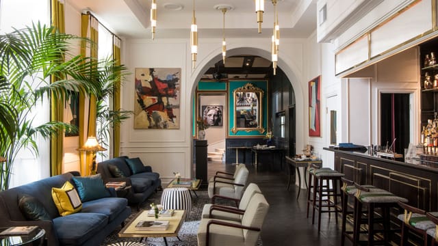 Sophisticated Il Tinello & Il Salotto lounge for VIP receptions and networking events in Rome.